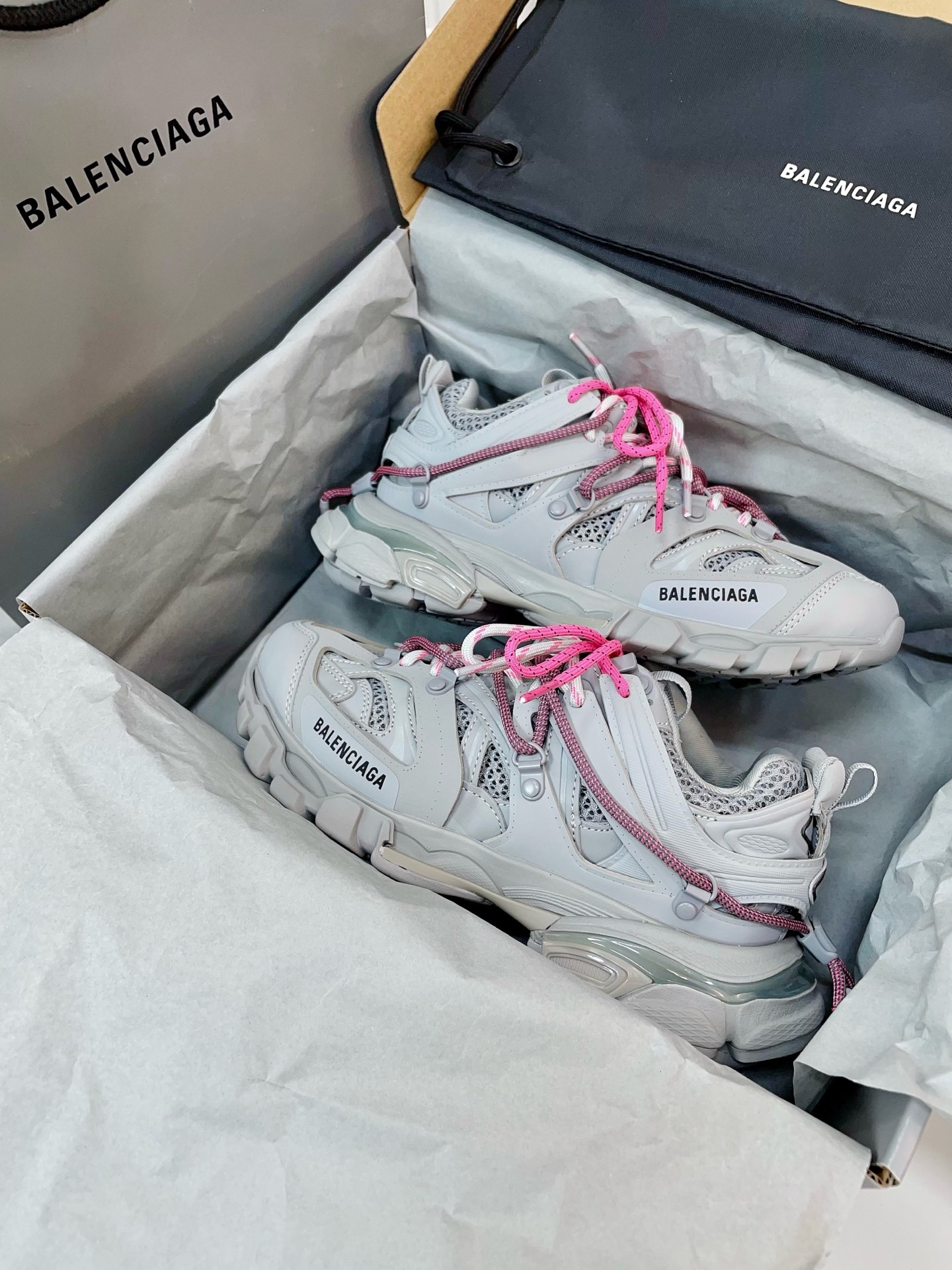 Фотоотзыв покупателя Кира (ID ) с Balenciaga Track Trail Laces Black/Orange